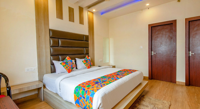 Номер Premium Fabhotel As Residency