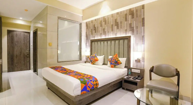 Номер Premium FabHotel Shubham Comforts