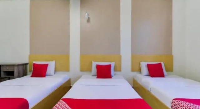 Трёхместный люкс OYO 89461 CP Hotel