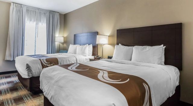 Четырёхместный номер Standard Quality Inn Pleasant View