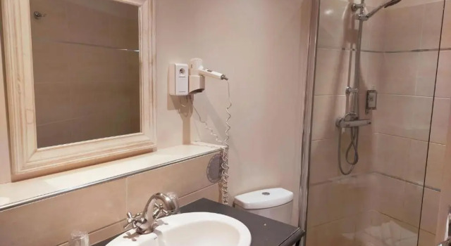 Двухместный номер Standard Hôtel lAmphithéâtre