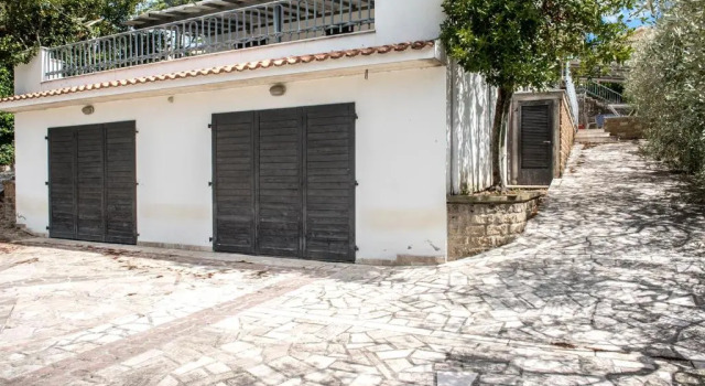 N203 - Numana, ampio trilocale con portico, Rezervovat Hotel Numana 
