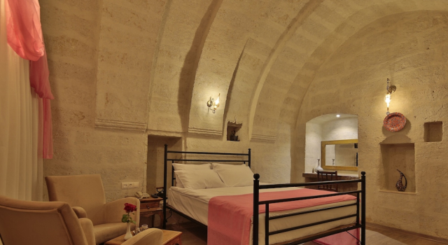 Люкс с 2 комнатами с балконом и с видом на горы Jacobs Cave Suites - Cappadocia