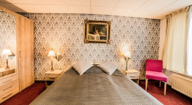 Четырёхместный семейный номер Standard Hotel Le Provencal