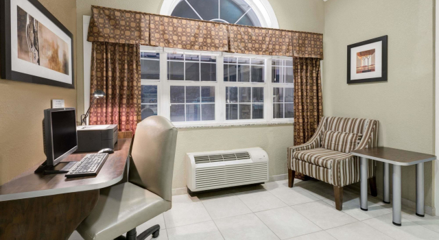 Microtel Inn & Suites by Wyndham Williston, Забронировать Отель Уиллистон Theodore Roosevelt National Park