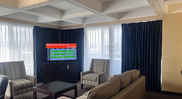 Четырёхместный номер Standard Wyndham Edmonton Hotel and Conference Centre