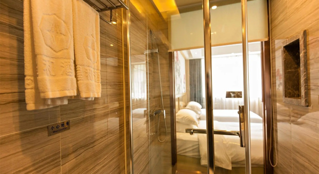 Двухместный номер Deluxe XingHe Hotel East Railway Branch