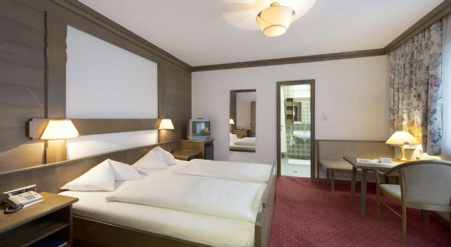 Двухместный номер Standard с балконом Hotel Goldener Löwe