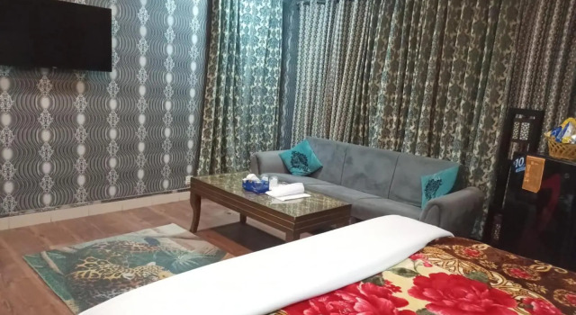 Hotel Royal Luxury, Reservar Hotel Hotéis em Lahore com estacionamento, Estacionamento