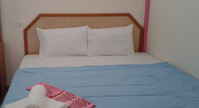 Thanaroj Guesthouse
