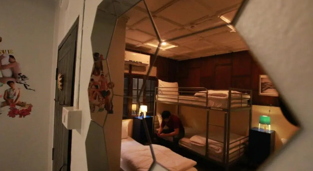 Кровать в общем номере (мужской номер) Club One Seven Gaymen Chiang Mai