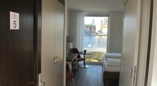 Kanal-Haus "Das Gästehaus direkt am Nord-Ostsee-Kanal", Забронировать Отель Остеррёнфельд земля Шлезвиг-Гольштейн