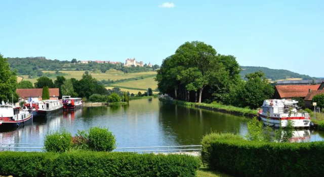 Апартаменты Superior Domaine de Vandenesse Et Spa