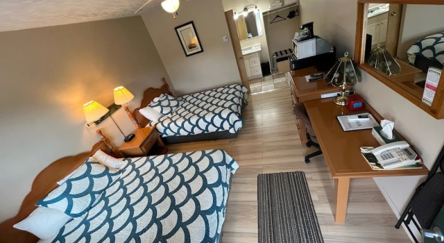 Четырёхместный номер Classic La Roma Motel