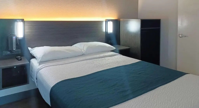 Двухместный номер Deluxe Motel 6-Fresno, CA - Blackstone North