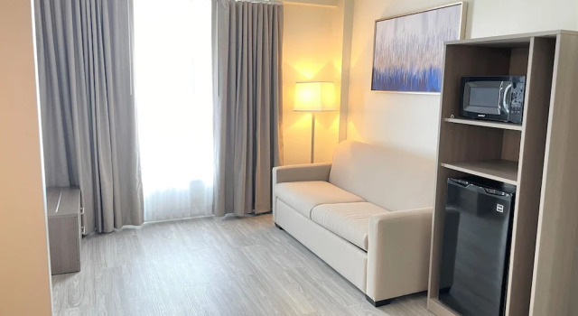Люкс Deluxe Garden Inn & Suites