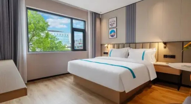 Люкс Gefei VX Hotel (North Square of Kunming Railway Station)