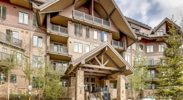 Crystal Peak Lodge 1 Bedroom Ski in, Ski out Slopeside Condo at the Base of Peak 7