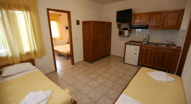 Nama, Rezervovat Apartmán Chrisi Akti 
