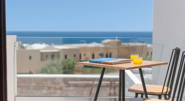 Полулюкс MAR n MAR CROWN HOTEL-SUITES
