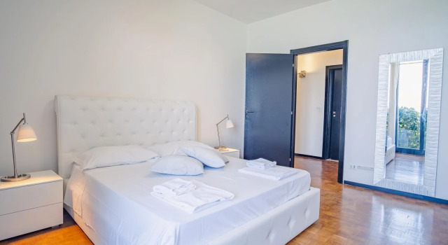 Villa Patrizia Lake View - Italian Homing, Забронировать Вилла Отели озера Гарды с парковкой, Парковка