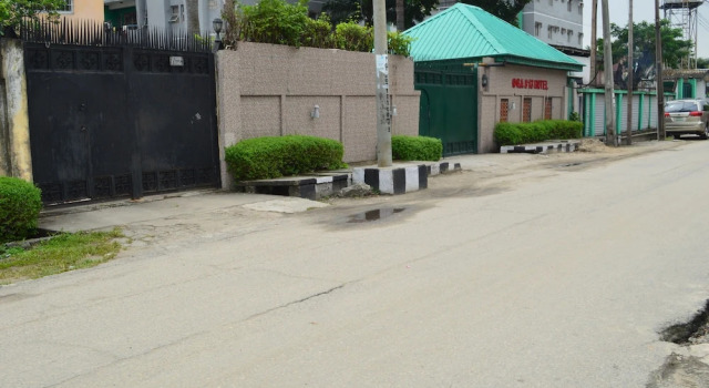 OGA 813 Hotel, Book Hotel Ikeja 