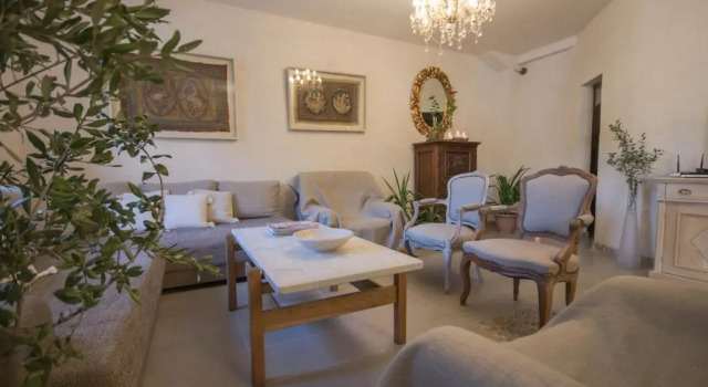 Villa Tamara, Забронировать Вилла Коттеджи Бола, рядом с Пляж Порт Бол, Коттедж