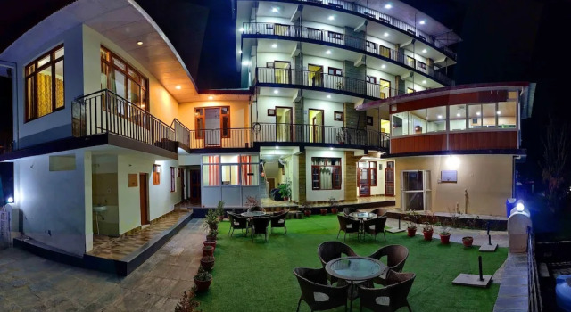 Hotel Harmony Blue Mcleodganj, Dharamshala, Забронировать Отель Отели штата Химачал-Прадеш 3 звезды, 3*