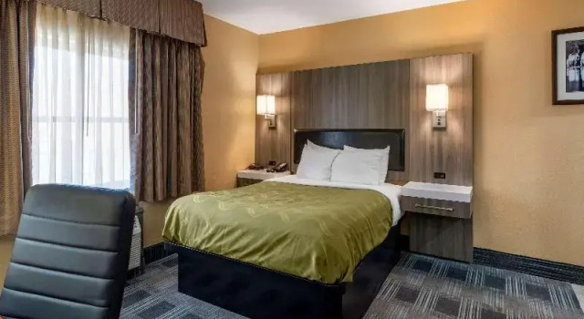 Suite Quality Inn