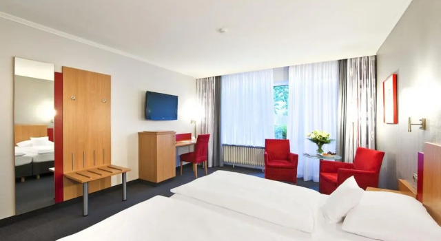 Семейный номер Standard с 3 комнатами с балконом Ringhotel Ahrensburg