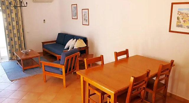 Апартаменты Oasis Beach Apartments