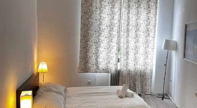 Cozy 2BR Apartment Near Meidling Station, Prenota Appartamento Vienna Austria