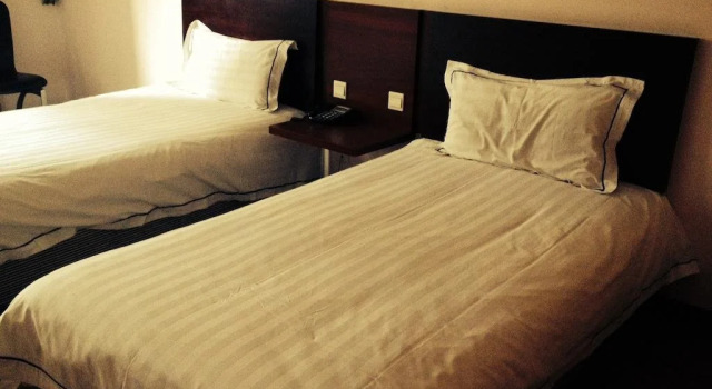 Ocean Star Holiday Inn, Varaa Hotelli Huangpu 