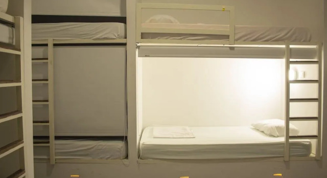 Birds Hostel, Забронировать Хостел Отели Картахены с парковкой, рядом с Bolivar Park, Парковка