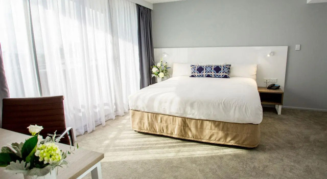 Двухместный номер Standard с балконом Mercure Brisbane Spring Hill