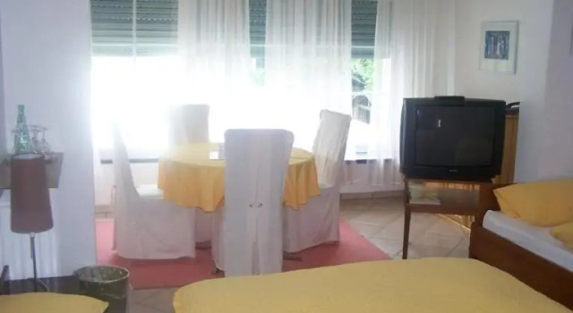 Четырёхместный номер Standard Hotel Am Ufer