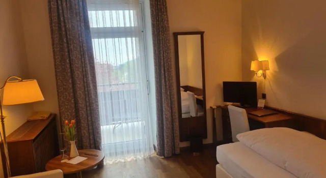Одноместный номер Standard с балконом Hotel Anna