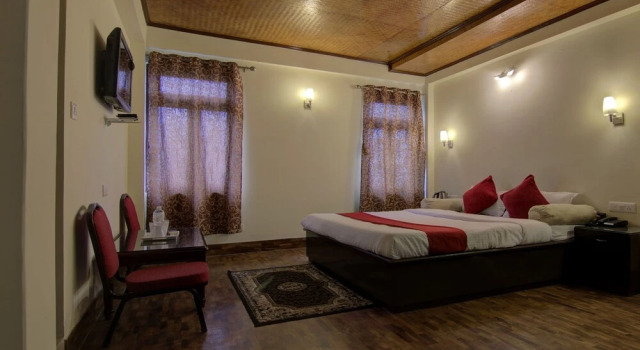 Crown De La Cruz Residency, Book Hotel Hotels in Sikkim with Parking, Parking