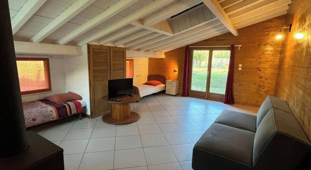Chalet confort idéal famille/ami & déplacement pro, Rezervasyon Şale Rives-du-Loir-en-Anjou Fransa
