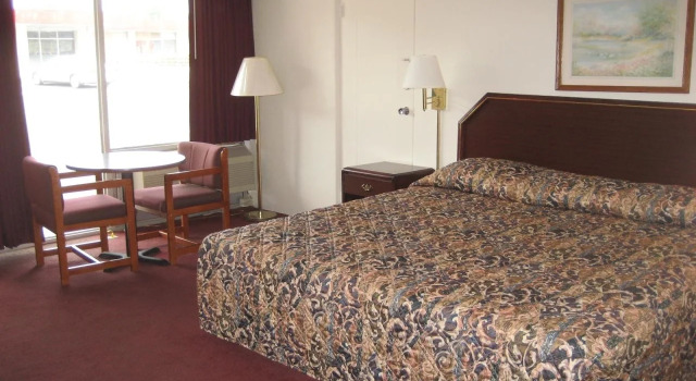 Sands Central Inn Hot Springs