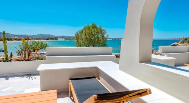 Полулюкс с видом на море Nissaki Beach Hotel