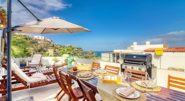 Коттедж Spacious Terrace House w Ocean View 100m to the Beach