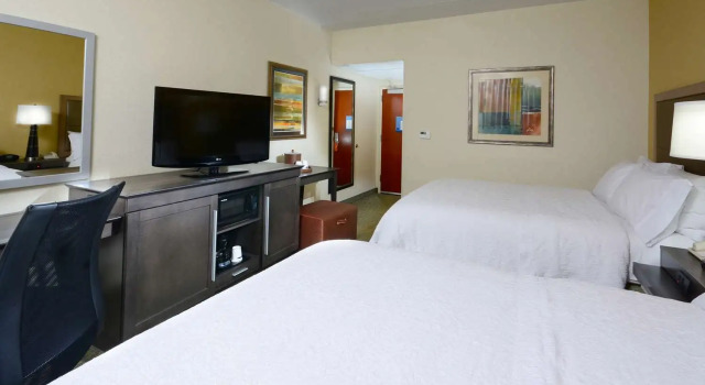 Четырёхместный номер Standard Hampton Inn Raleigh/Town of Wake Forest