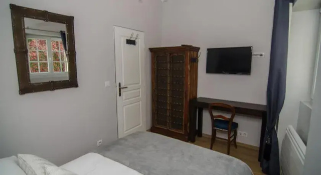 House, Book Hotel  