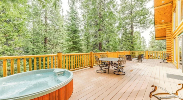Коттедж Mountain Cabin w/ Hot Tub: 4 Mi to Shaver Lake!