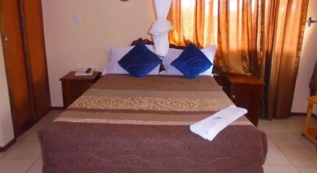 Standard Doppel Zimmer mit Balkon White Rose Lodge