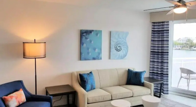 Номер Standard Provident Oceana Beachfront Suites