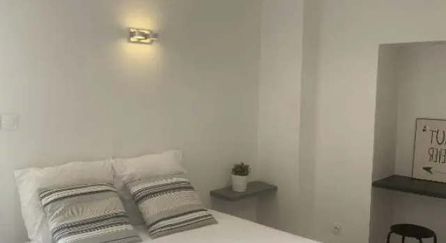T2 centre-ville place d'Armes Clim-Wifi, Забронировать Апартаменты/квартира Апартаменты Тулона, рядом с Galerie Michel Estades, Апартаменты/квартира