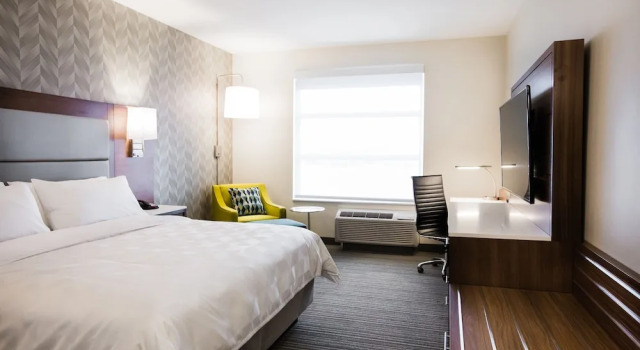 Двухместный номер Standard Holiday Inn Hotel & Suites Calgary South - Conference Ctr by IHG