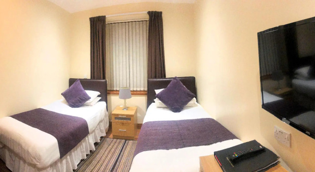 The Bell Guesthouse, Забронировать Гостевой дом Питерли Дарем
